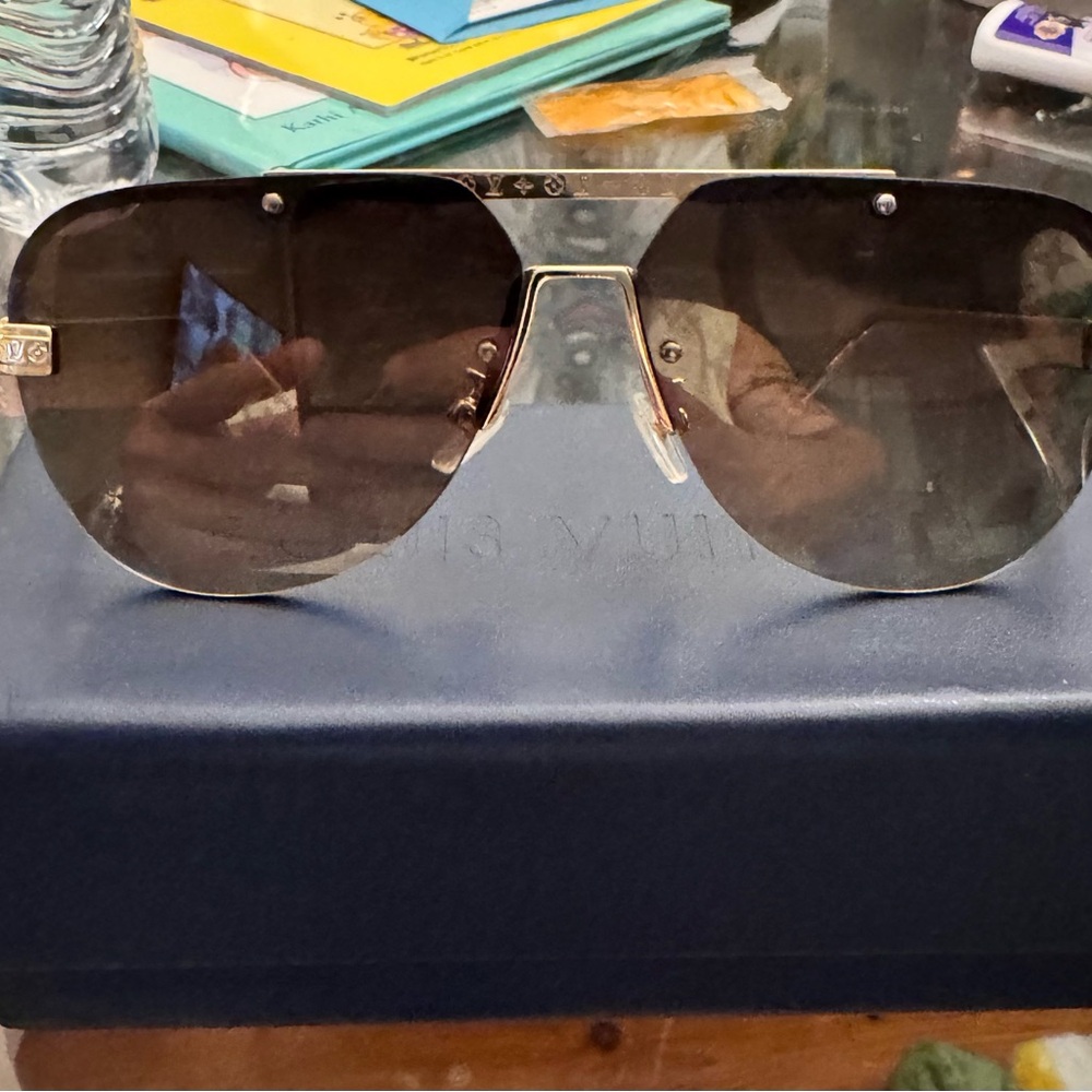 Louis Vuitton monogram sunglasses - Picture 2 of 7